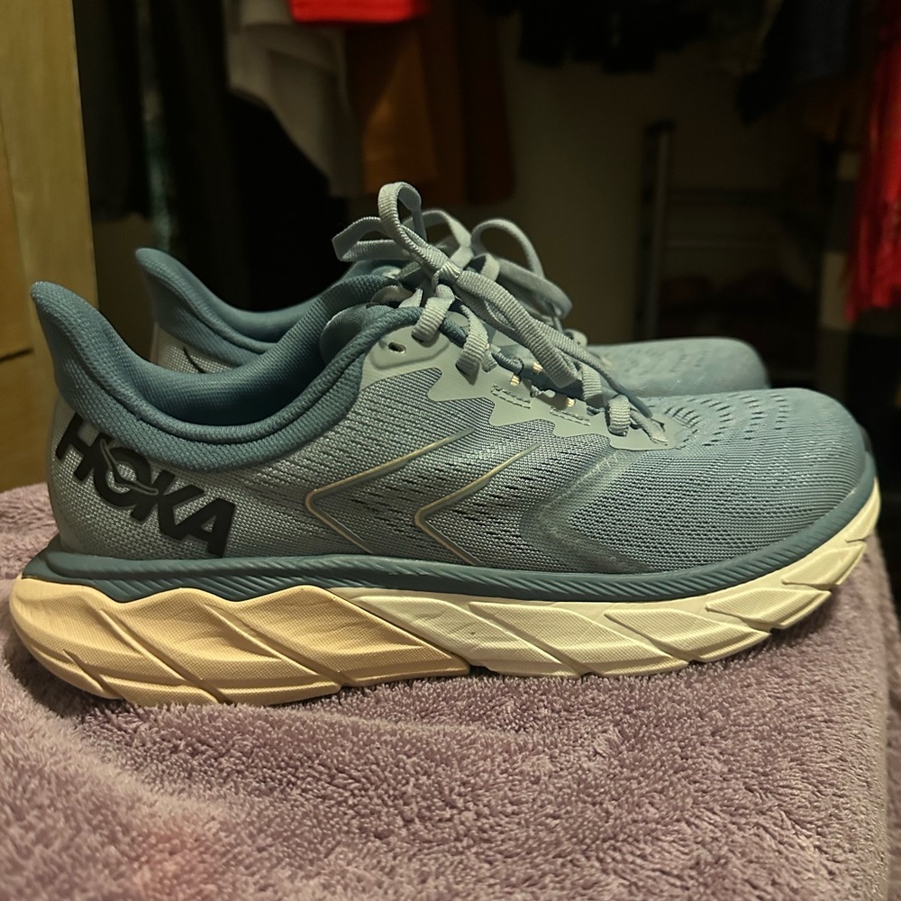 Hokas